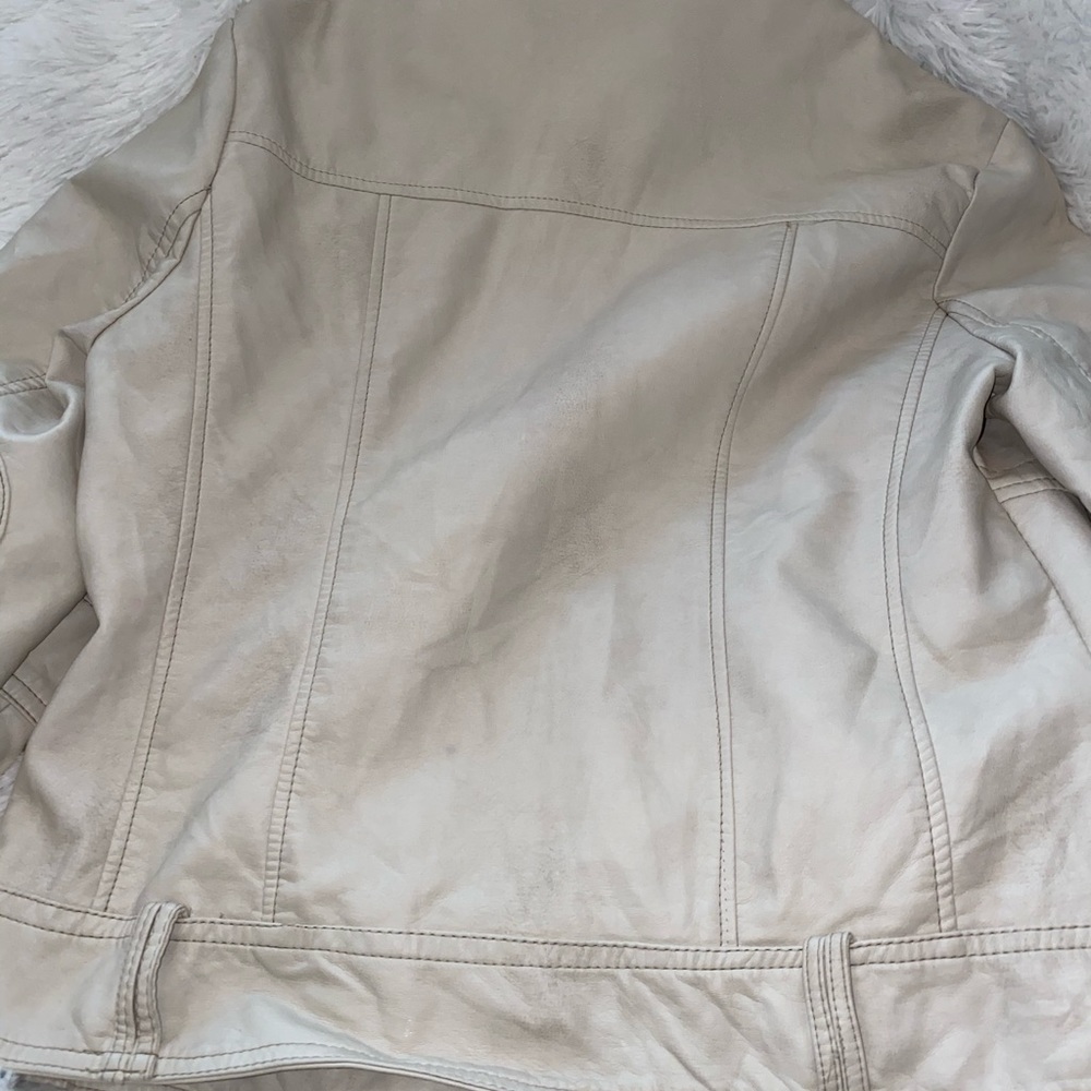 Leather jacket - Picture 7 of 8